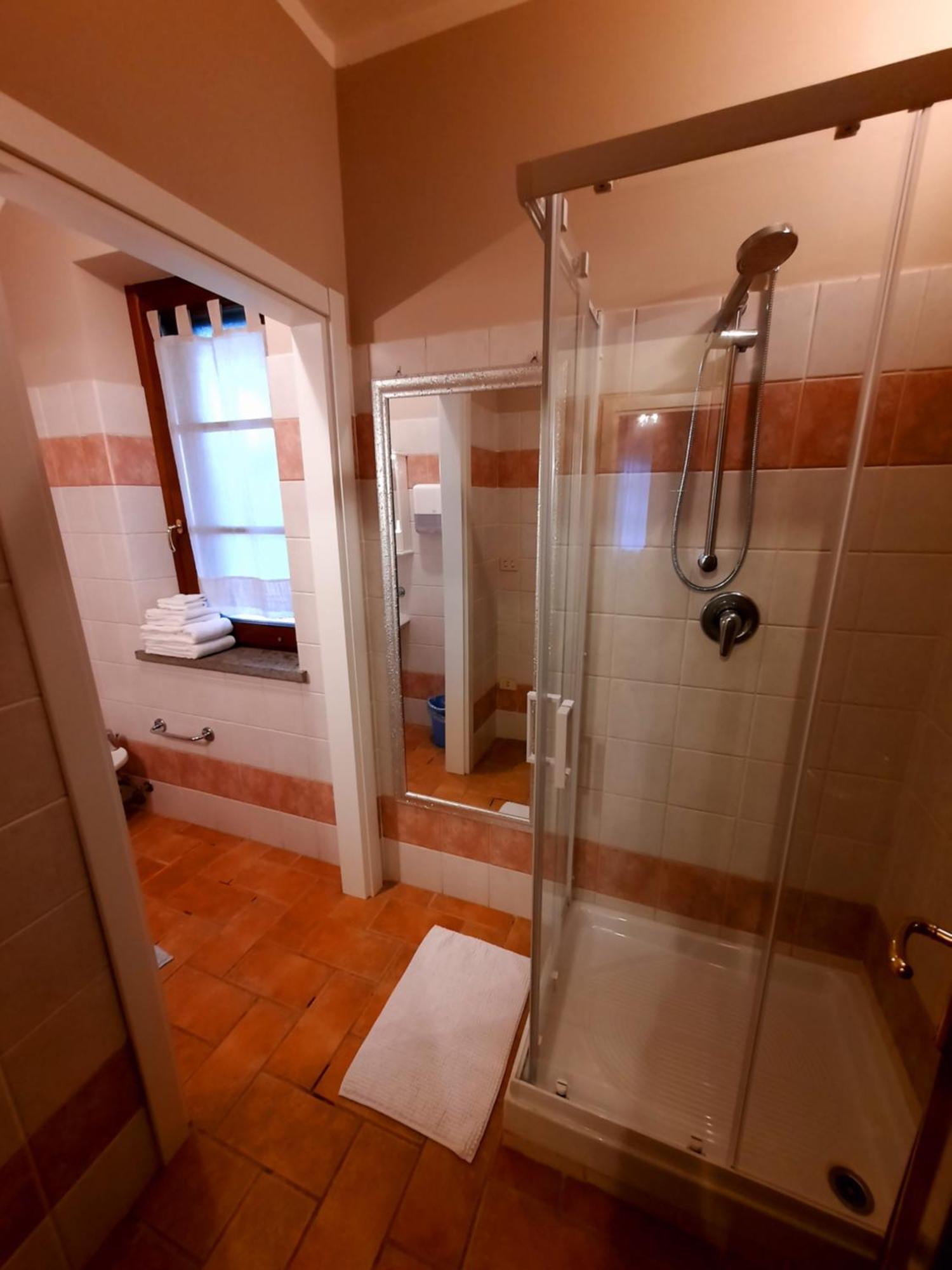 شقة Leonaerdo Guests House بانيكالي الغرفة الصورة